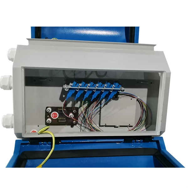 Use a cold connector to connect optical cables